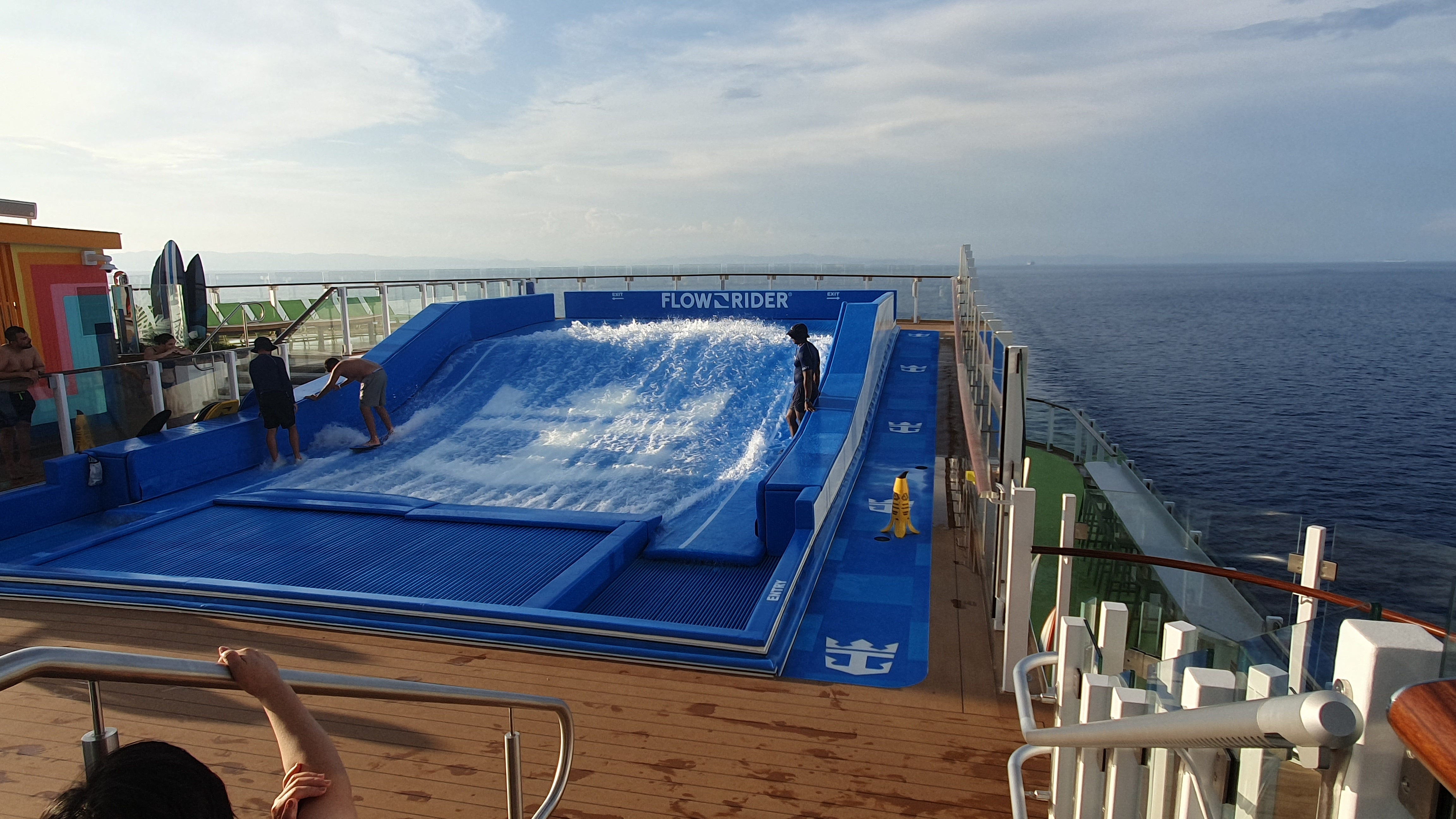Freizeitangebote: FlowRider Surfsimulator auf Legend of the Seas